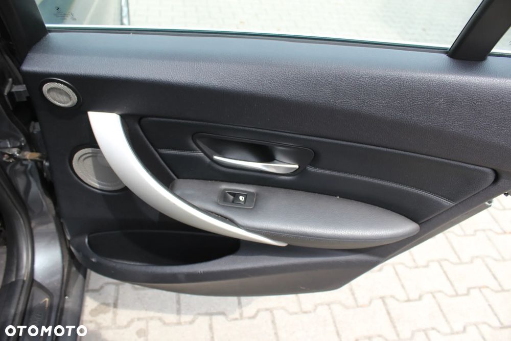 BMW Seria 3 320i Sport-Aut - 21