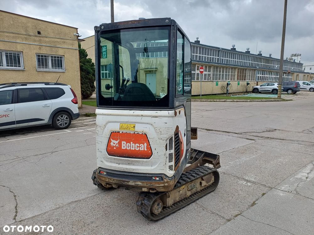 Bobcat E17 - 4