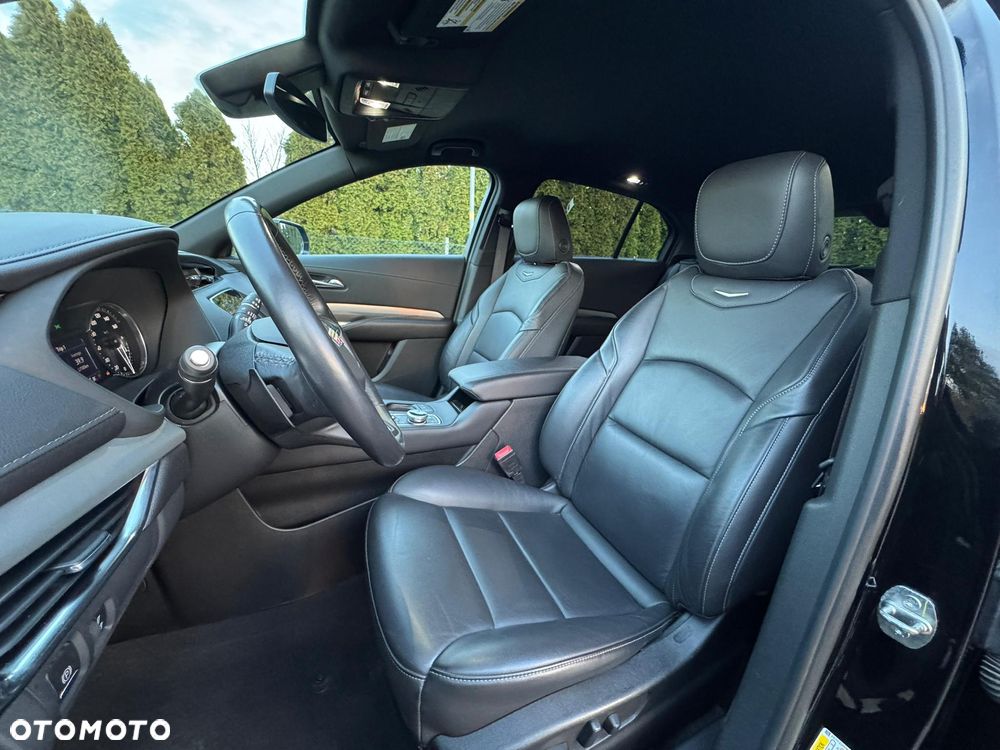 Cadillac XT4 350T AWD Premium Luxury - 34