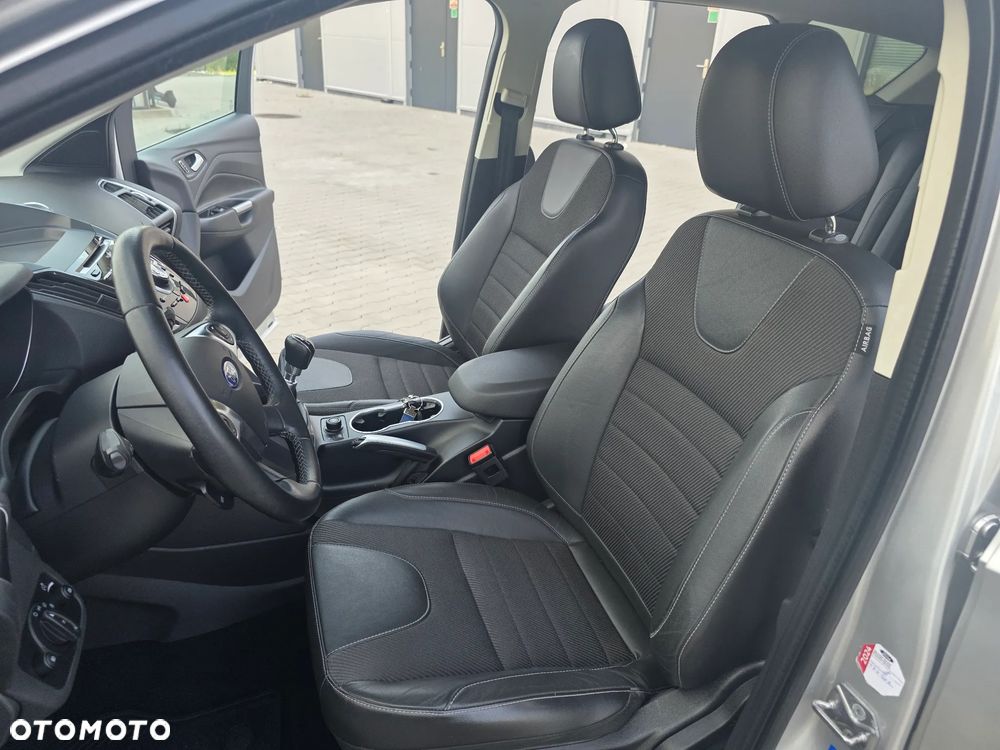 Ford Kuga 2.0 TDCi 4x4 Black & Silver - 31