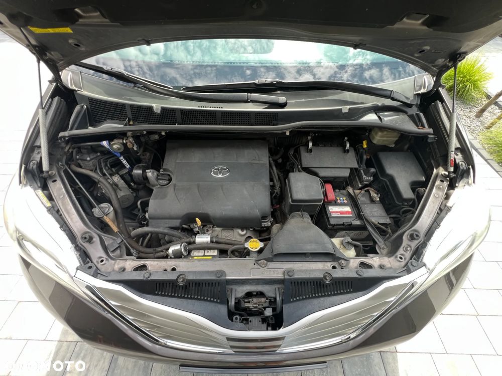 Toyota Sienna - 2