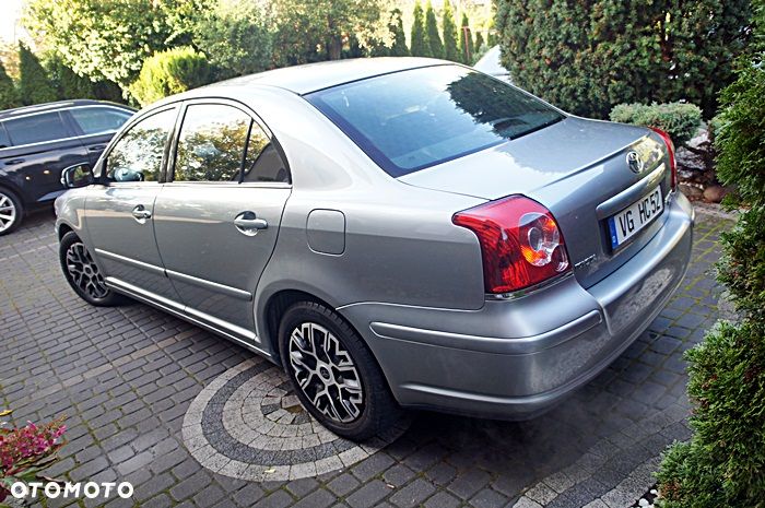 Toyota Avensis 2.0 D-4D Edition - 11
