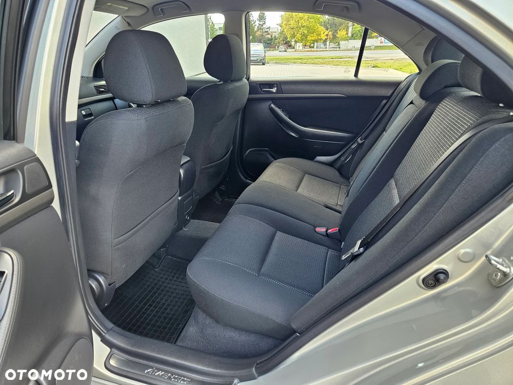 Toyota Avensis - 30