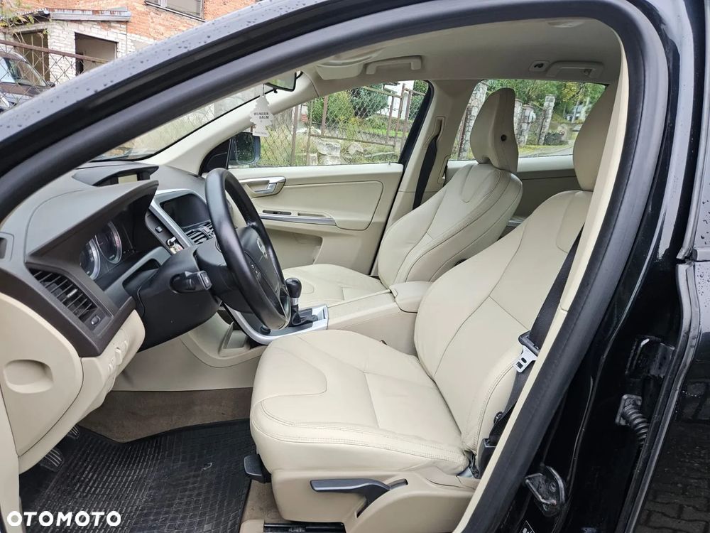 Volvo XC 60 D5 AWD - 12