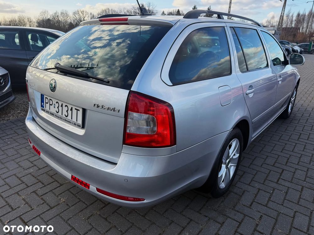 Skoda Octavia 1.6 TDI DPF DSG Elegance - 4