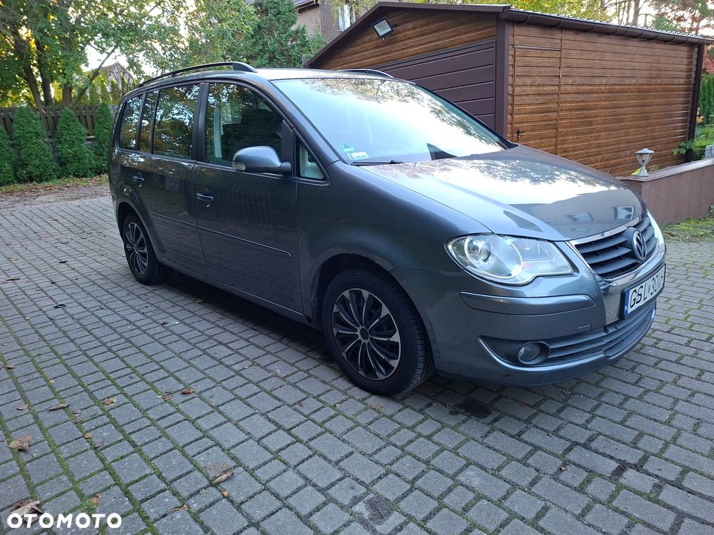 Volkswagen Touran 2007 photo 2