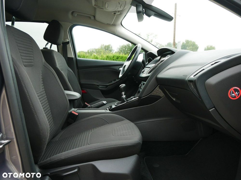 Ford Focus Turnier 1.0 EcoBoost Start-Stopp-System TITANIUM - 28