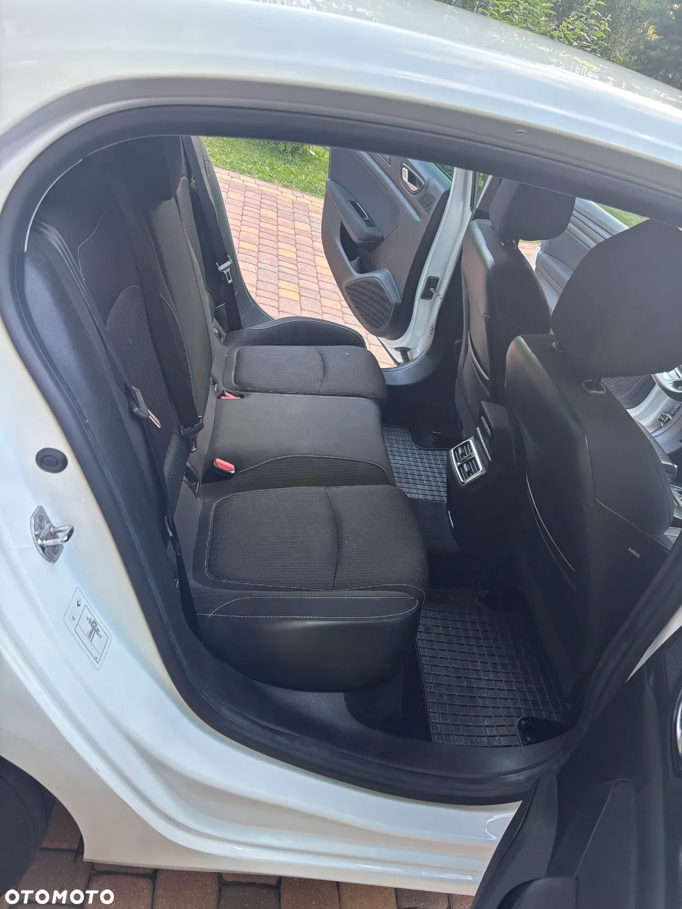 Renault Megane 1.6 SCe Limited - 10