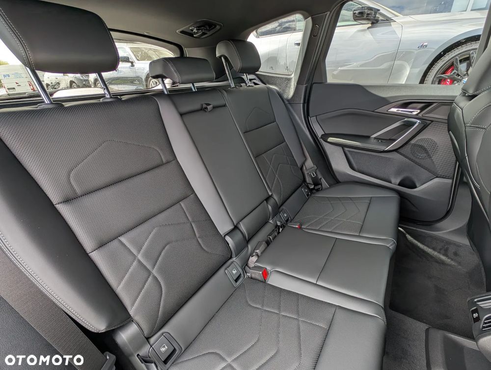 BMW X1 sDrive18i - 17