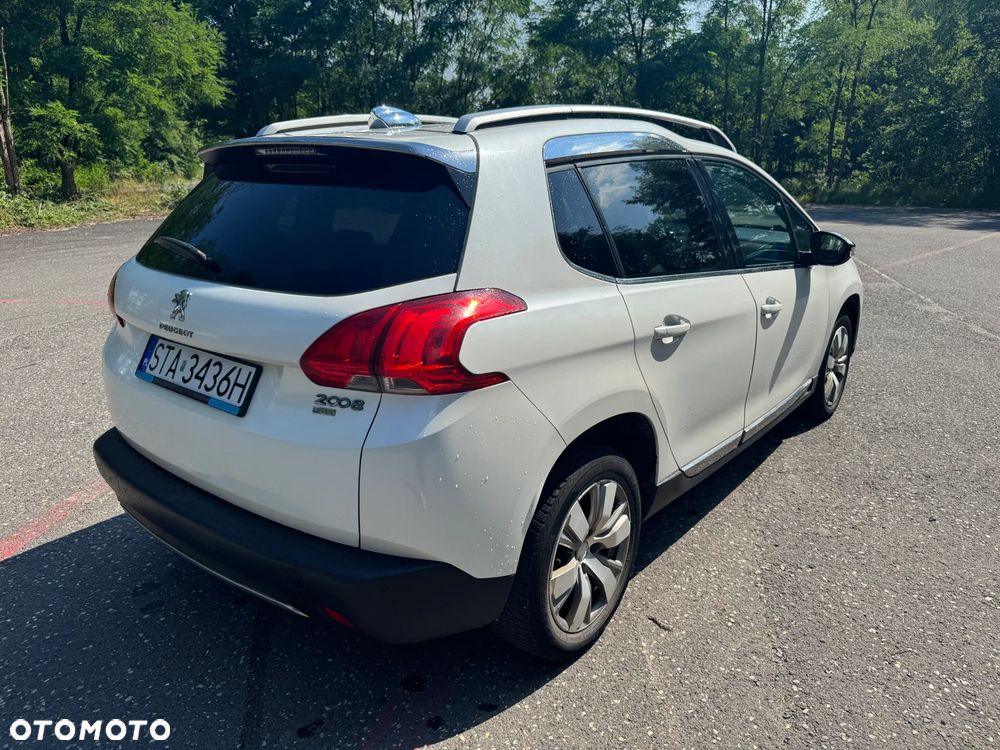 Peugeot 2008 1.2 Pure Tech Allure S&S - 5