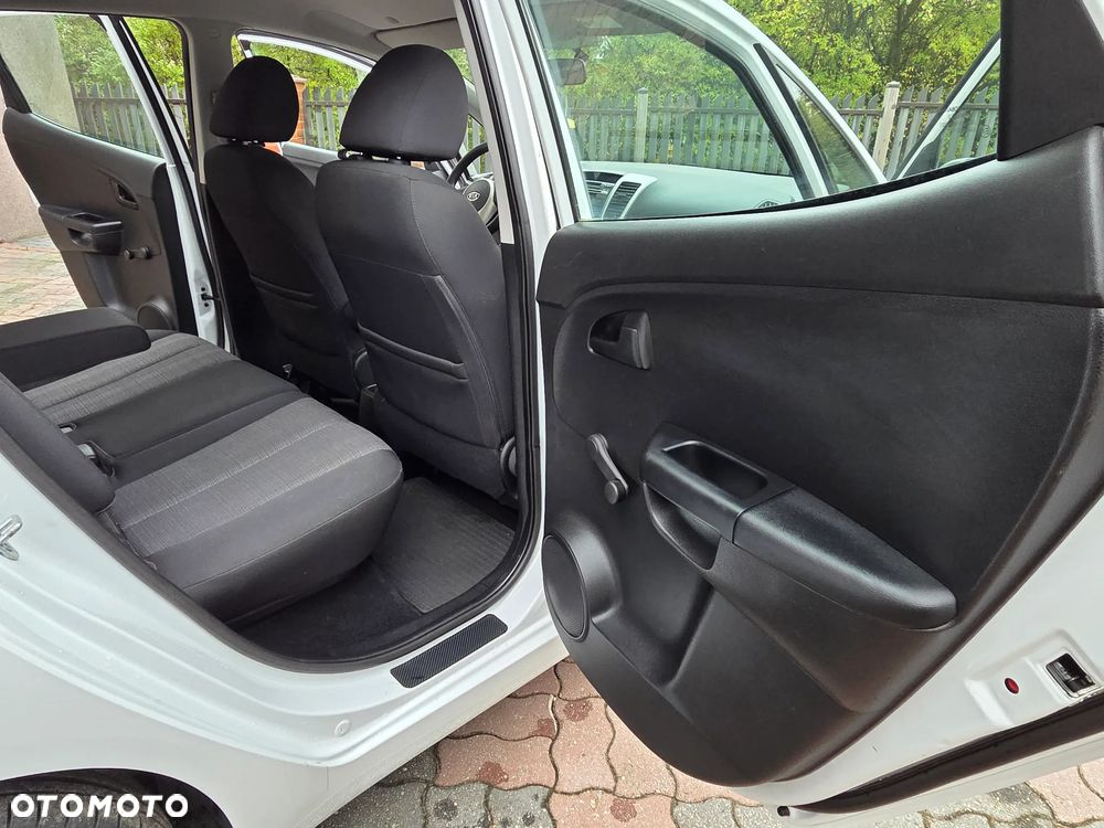 Kia Venga - 27