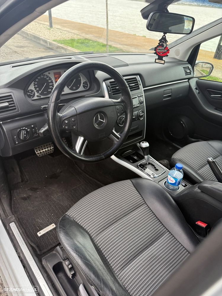 Mercedes-Benz B 180 CDI Autotronic - 11