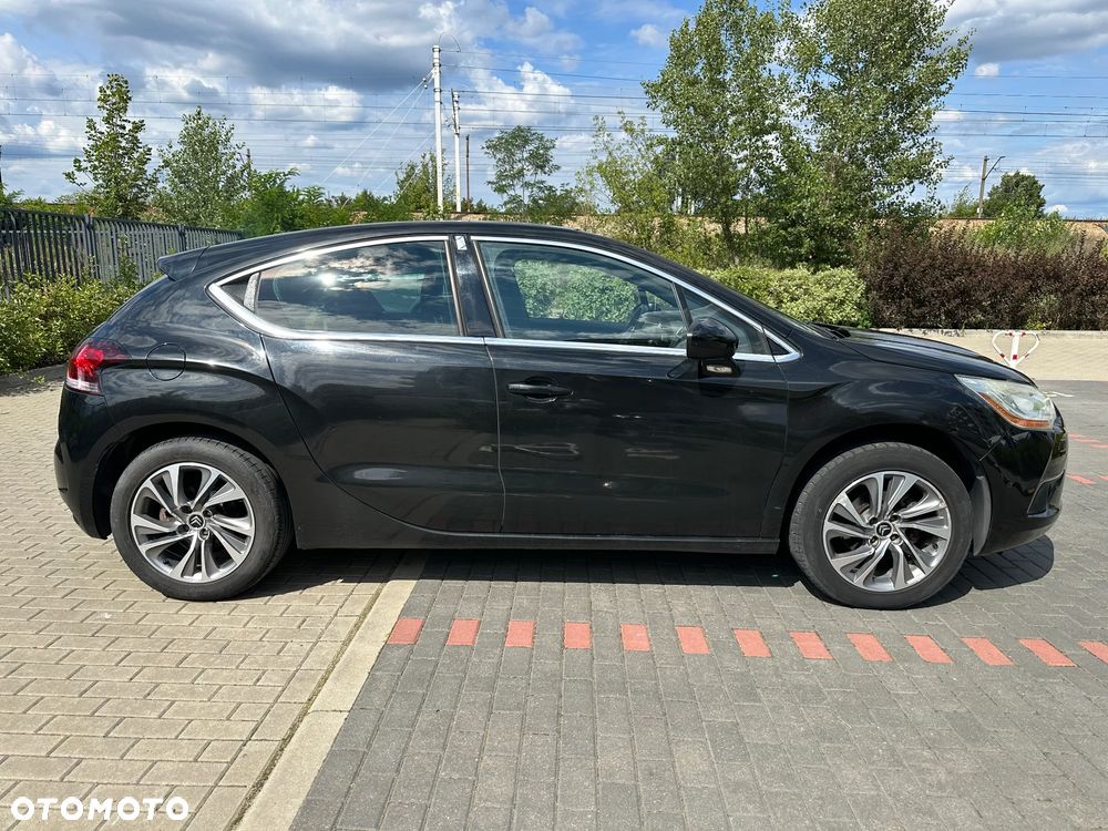 Citroën DS4 1.6 HDi SoChic - 4