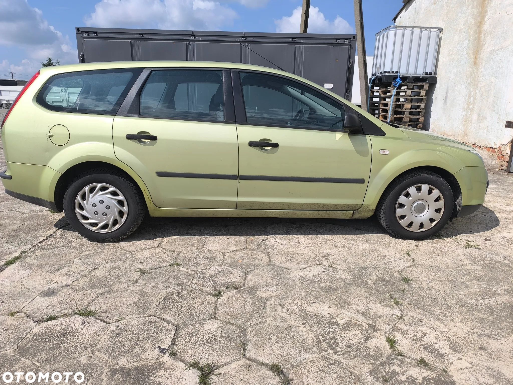 Ford Focus 1.6 16V Ambiente - 1