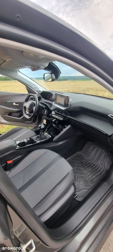 Peugeot 208 - 21