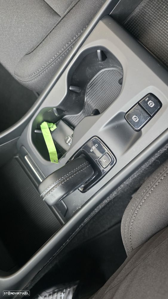 Volvo XC 40 1.5 T5 PHEV Momentum Plus - 30