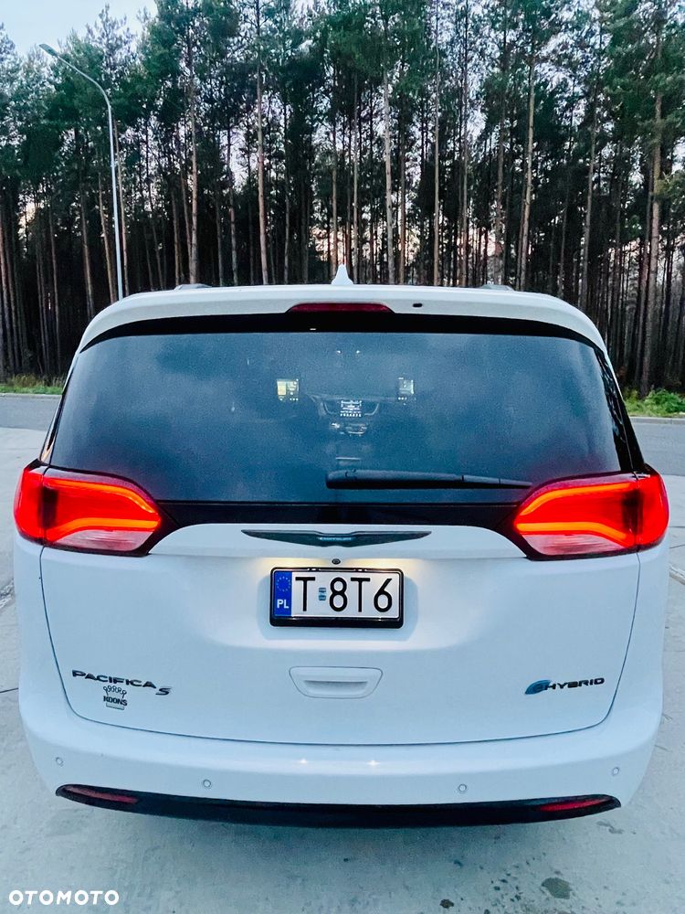 Chrysler Pacifica - 8