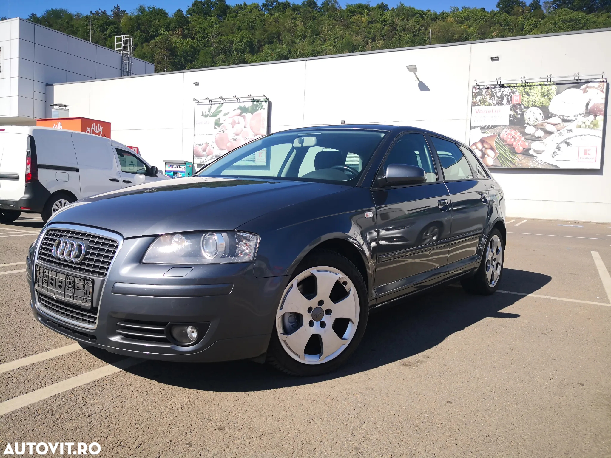 Audi A3 2.0 TDI Sportback DPF Attraction - 2