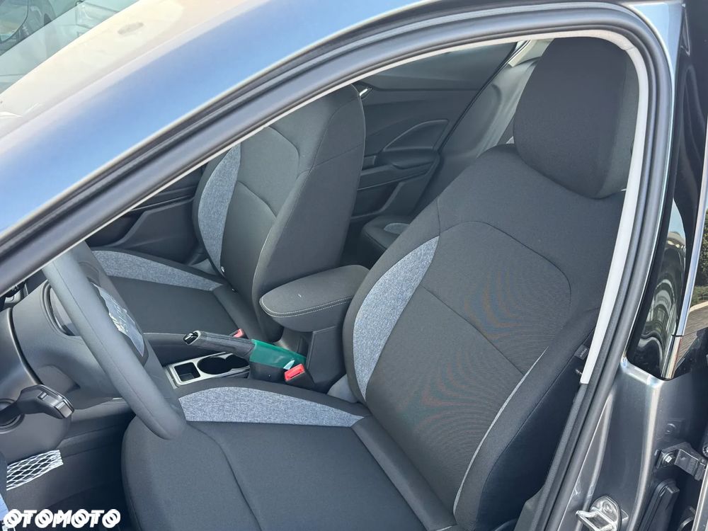 Skoda Fabia 1.0 Essence - 8