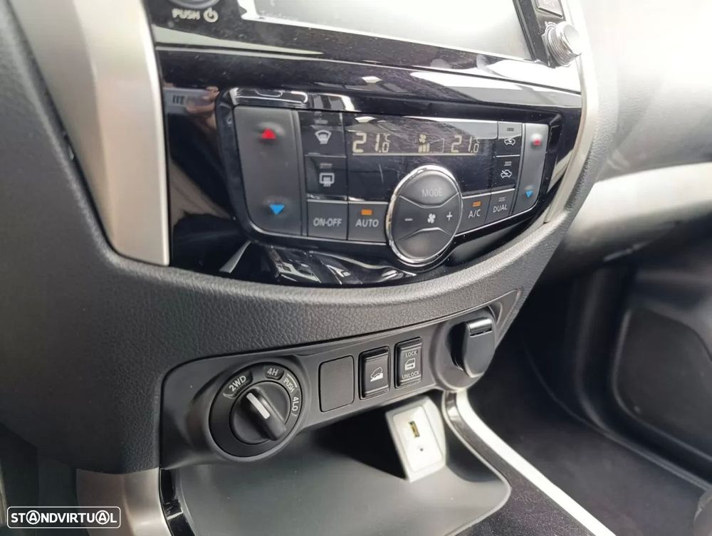 Nissan Navara 2.3 dCi CD 4WD Tekna AT - 15