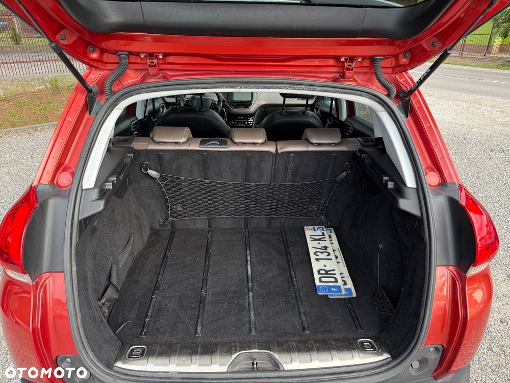 Peugeot 2008 1.6 e-HDi Allure S&S - 19