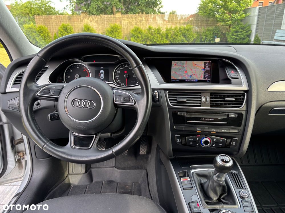 Audi A4 Limousine - 4