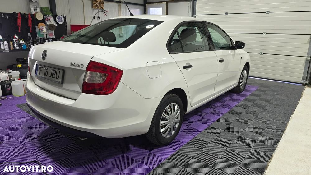 Skoda RAPID 1.2 MPI Active - 12
