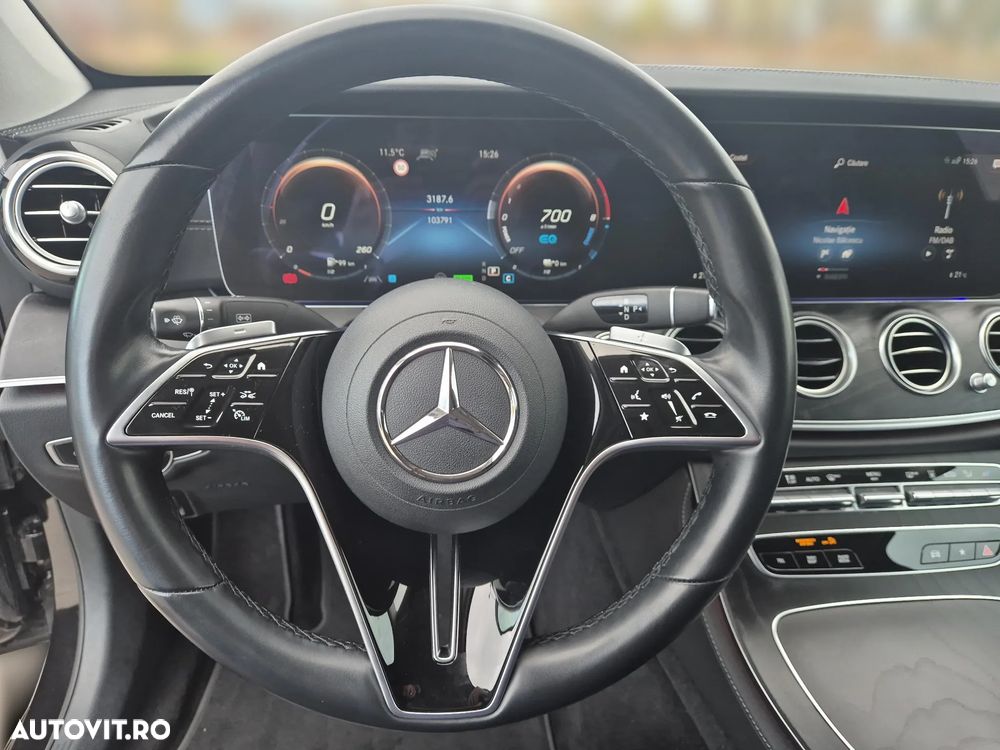 Mercedes-Benz E 300 - 11