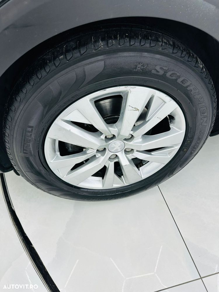 Peugeot 3008 PureTech 130 Stop & Start EAT6 Allure - 18