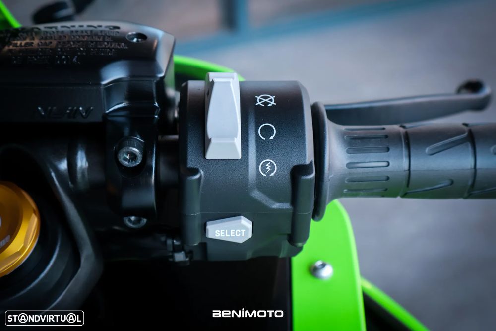 Kawasaki Ninja ZX-4RR 40º Aniversário Performance - 11