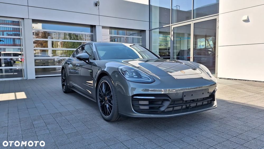 Porsche Panamera 4 E-Hybrid - 1