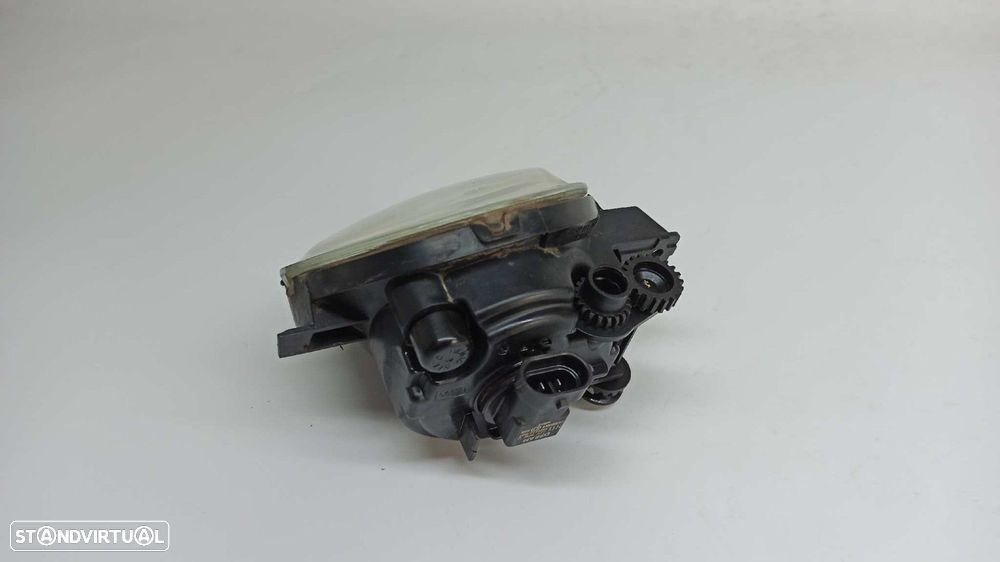 FAROL DE NEVOEIRO DIREITO VOLKSWAGEN TOUAREG (7LA) V6 - 6