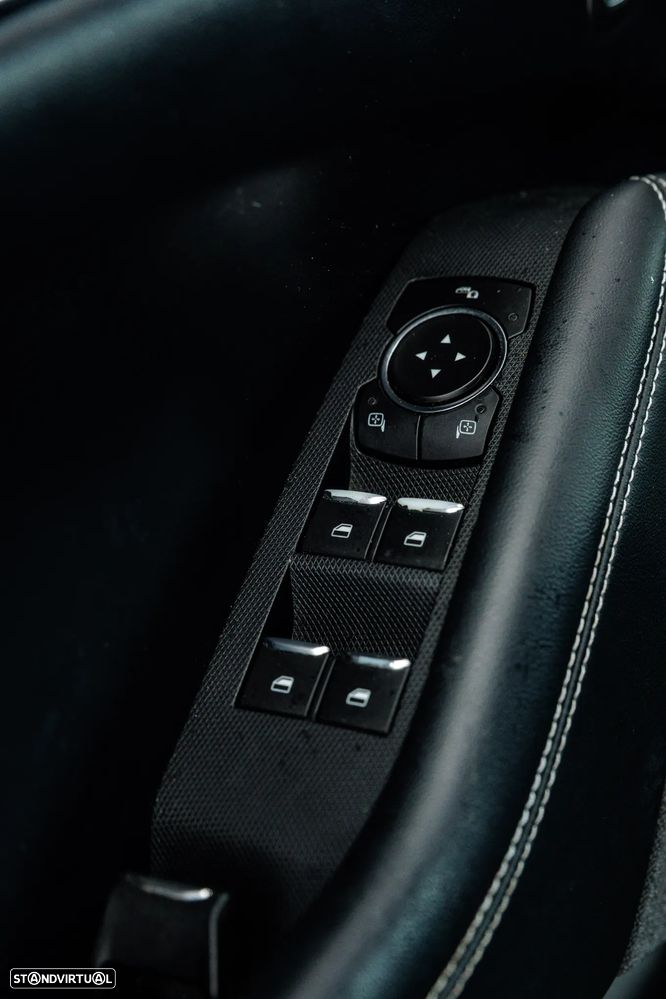 Ford Mustang Mach-E 72.6 kWh Premium AWD - 11