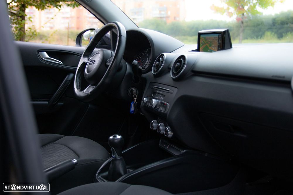 Audi A1 Sportback 1.0 TFSI ultra design - 4