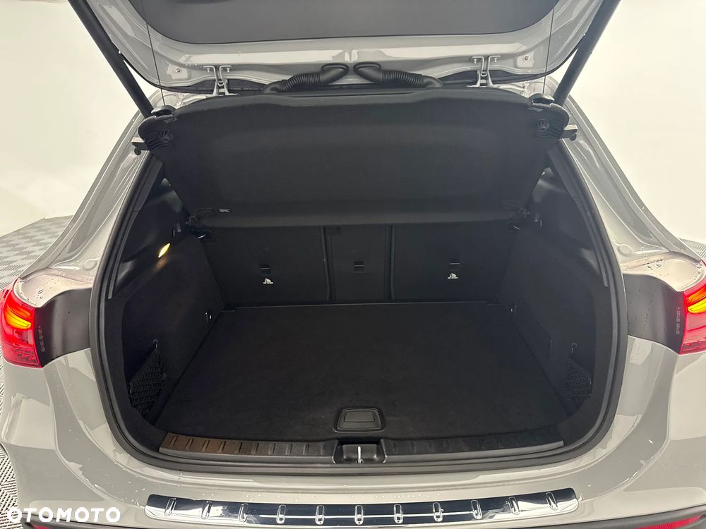 Mercedes-Benz GLA 200 AMG Line - 26