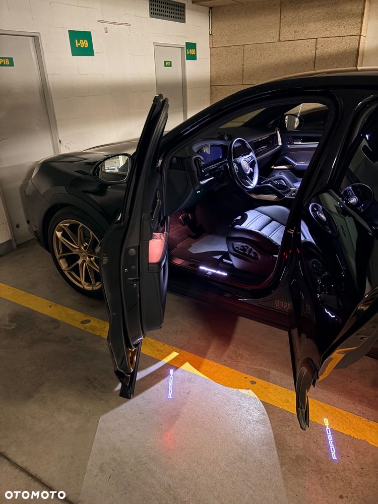Porsche Cayenne Turbo E-Hybrid PHEV GT - 21