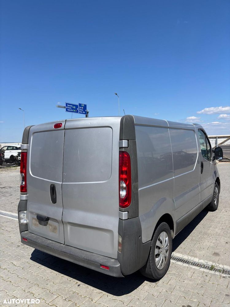 Dezmembram Renault Trafic 2.0 diesel din 2012 - 3