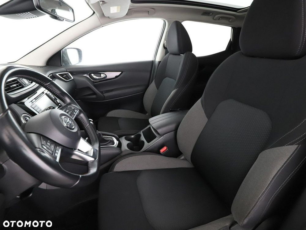 Nissan Qashqai 1.5 dCi DCT N-CONNECTA - 12