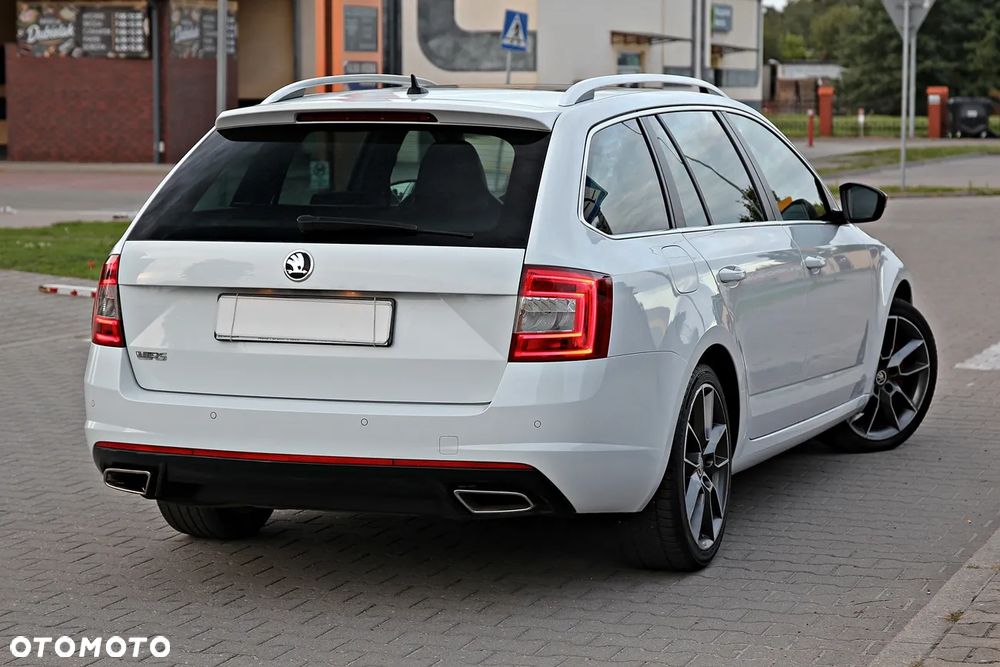 Skoda Octavia 2.0 TDI DSG RS - 3