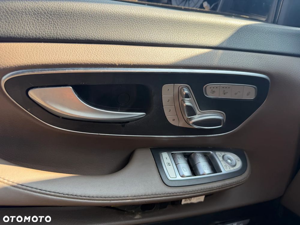 Mercedes-Benz Klasa V 300 d extralang 4Matic 9G-TRONIC Exclusive - 17