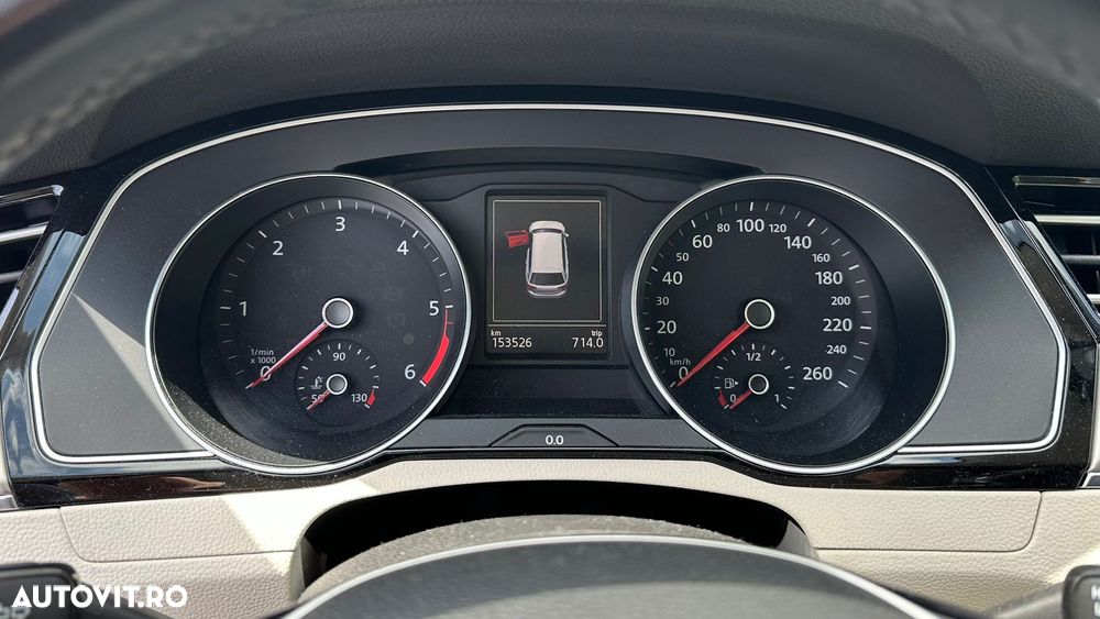Volkswagen Passat 2.0 TDI DSG Comfortline - 18