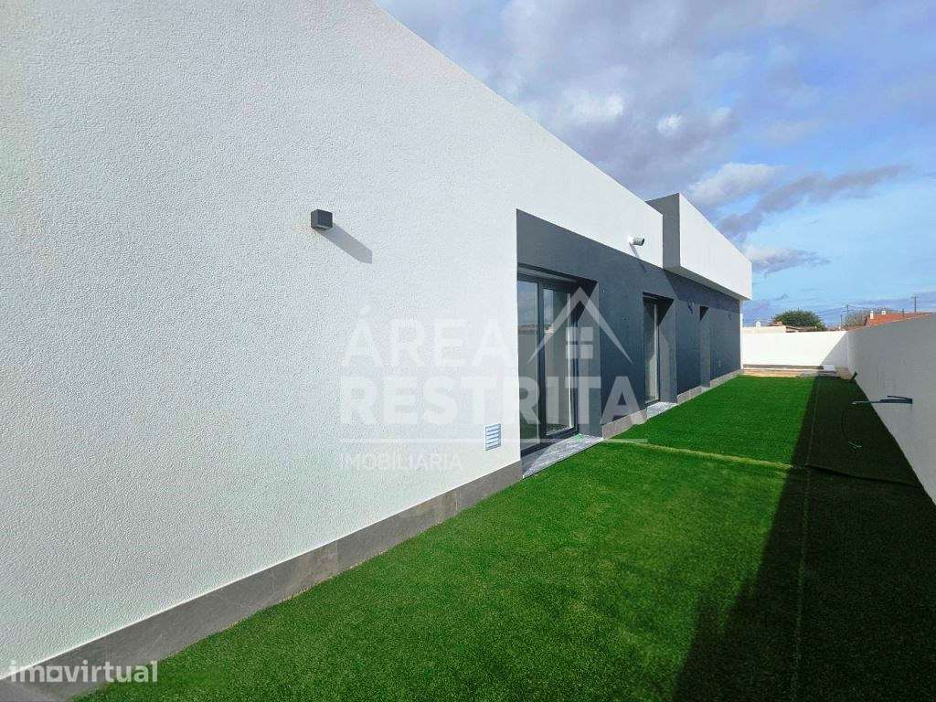 Moradia Isolada T3, c/Piscina e Garagem, em Azeitão - Grande imagem: 4/35
