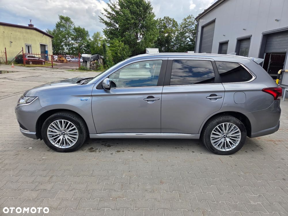 Mitsubishi Outlander - 6