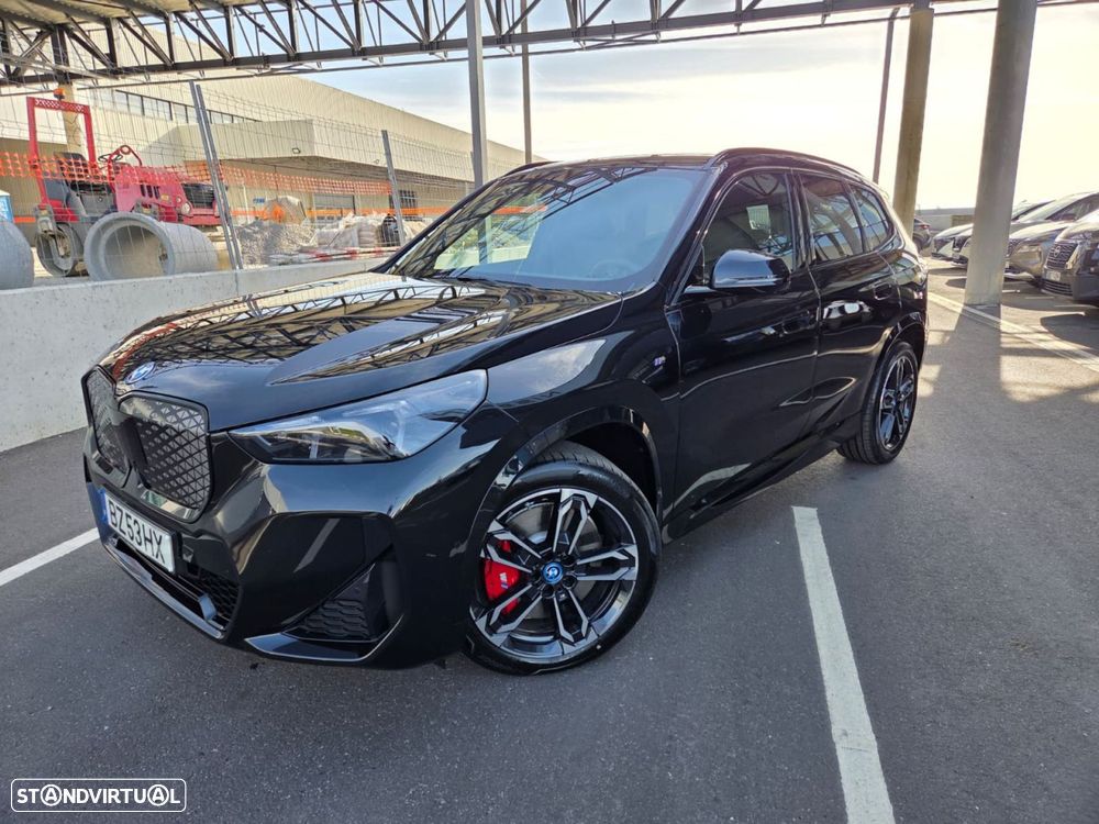 BMW iX1 eDrive20 Pack Desportivo M Pro - 1