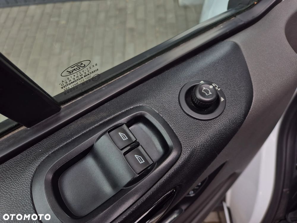Ford TRANSIT CUSTOM - 22