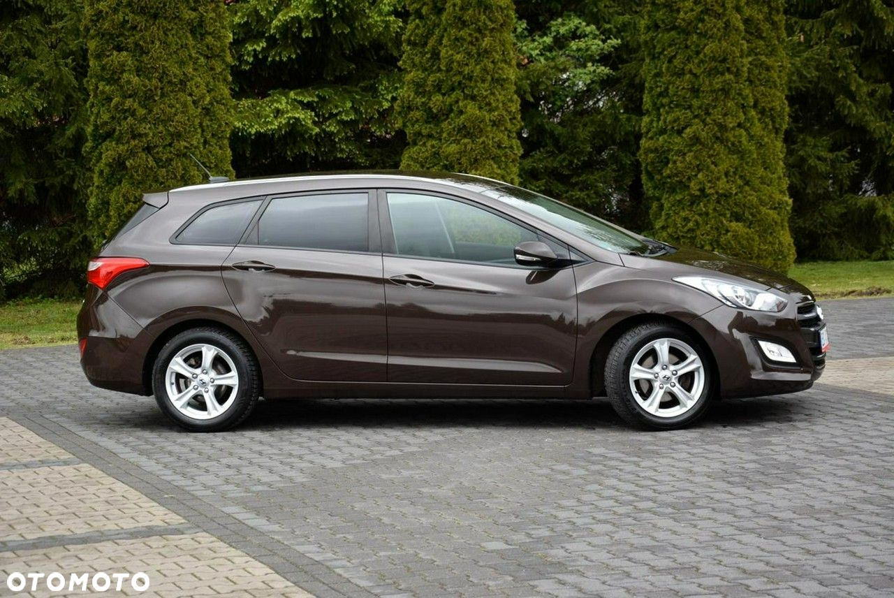 Hyundai i30 Kombi 1.4 Trend - 11