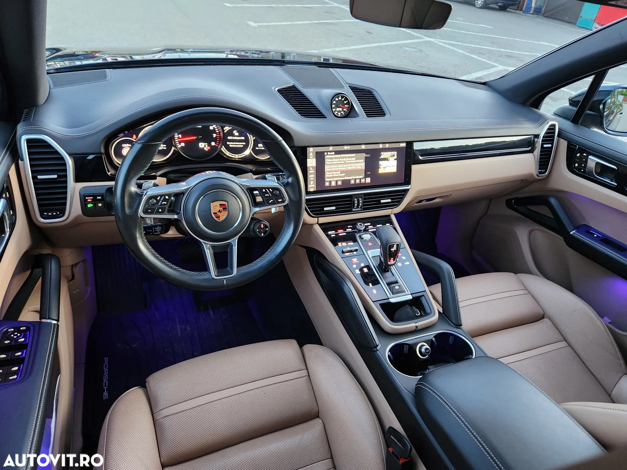 Porsche Cayenne - 26
