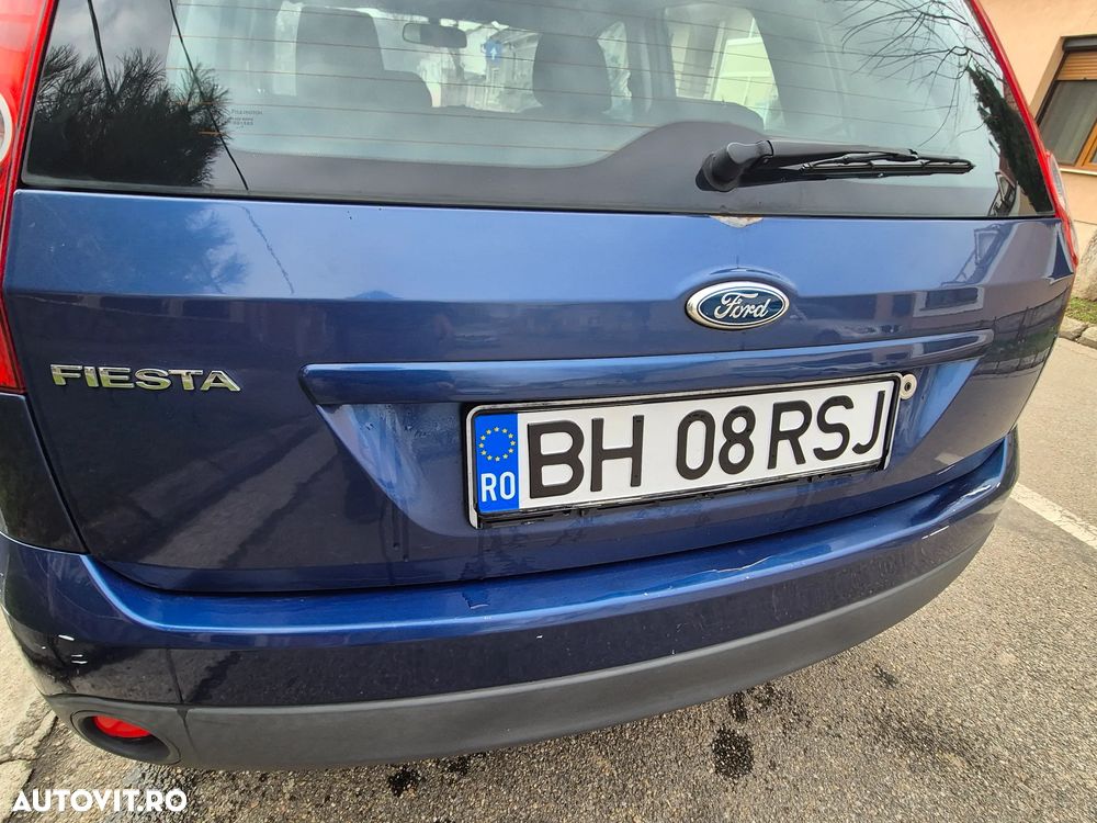 Ford Fiesta 1.3i Ambiente - 21
