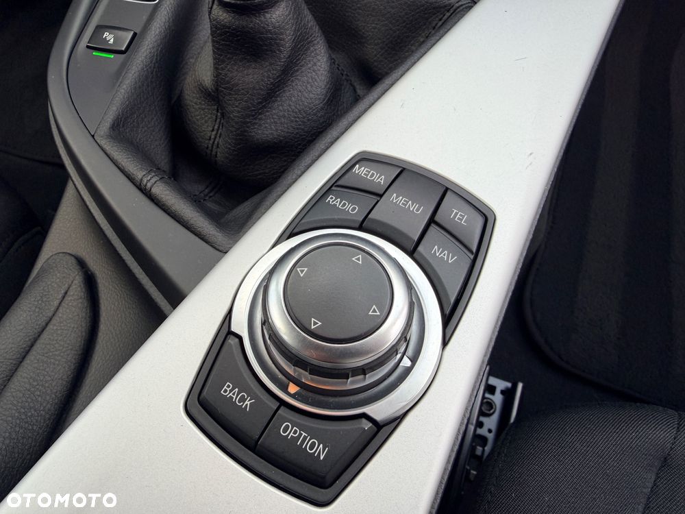 BMW Seria 3 320d DPF - 32