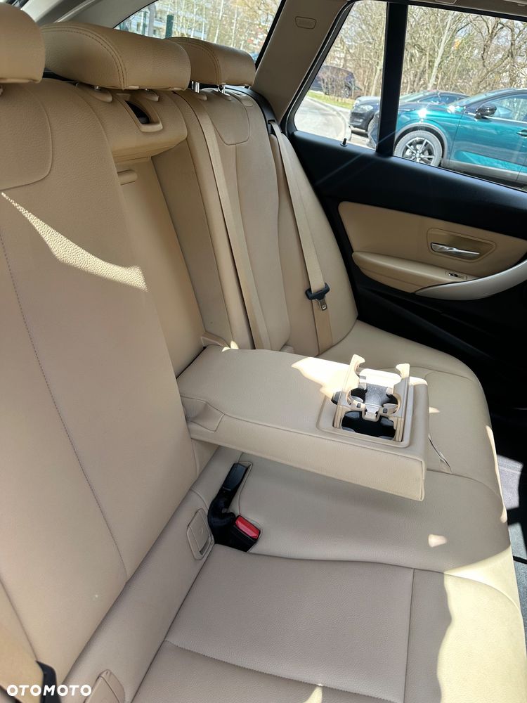 BMW Seria 3 318i - 9